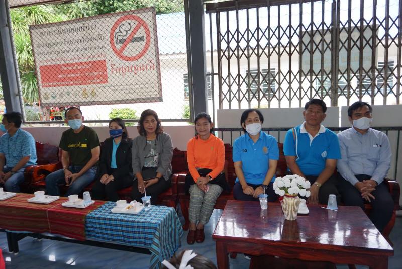 ภาพถ่าย ใช้ปุ่มลูกศร ซ้าย หรือ ขวา เลื่อนภาพถ่าย หรือปุ่มสามเหลี่ยมฉายภาพอัตโนมัติ  ถ้าต้องการบันทึกภาพ ใช้เมาส์คลิกขวาเลือกหัวข้อ  เป็นรูปภาพเป็น.. หรือ save as.. แสดงเต็มจอภาพ กุดปุ่ม F11 