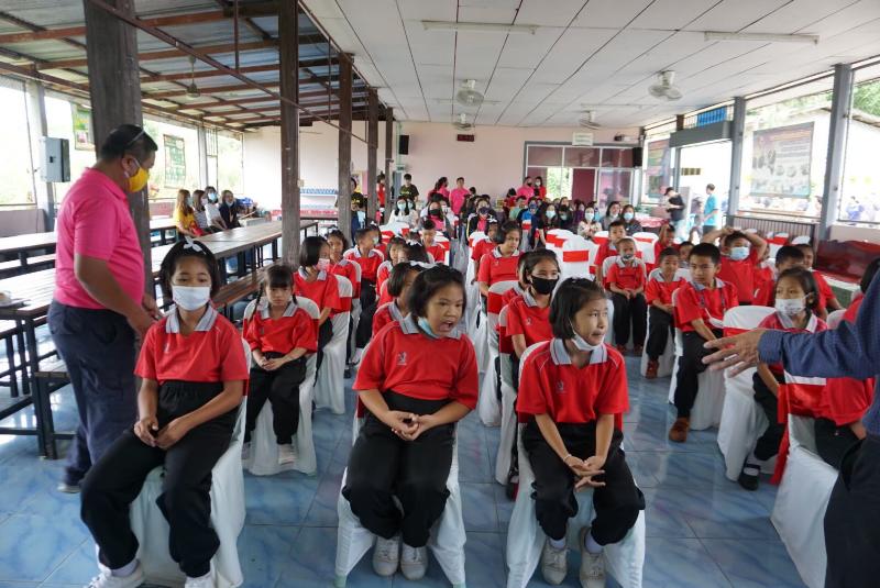 ภาพถ่าย ใช้ปุ่มลูกศร ซ้าย หรือ ขวา เลื่อนภาพถ่าย หรือปุ่มสามเหลี่ยมฉายภาพอัตโนมัติ  ถ้าต้องการบันทึกภาพ ใช้เมาส์คลิกขวาเลือกหัวข้อ  เป็นรูปภาพเป็น.. หรือ save as.. แสดงเต็มจอภาพ กุดปุ่ม F11 