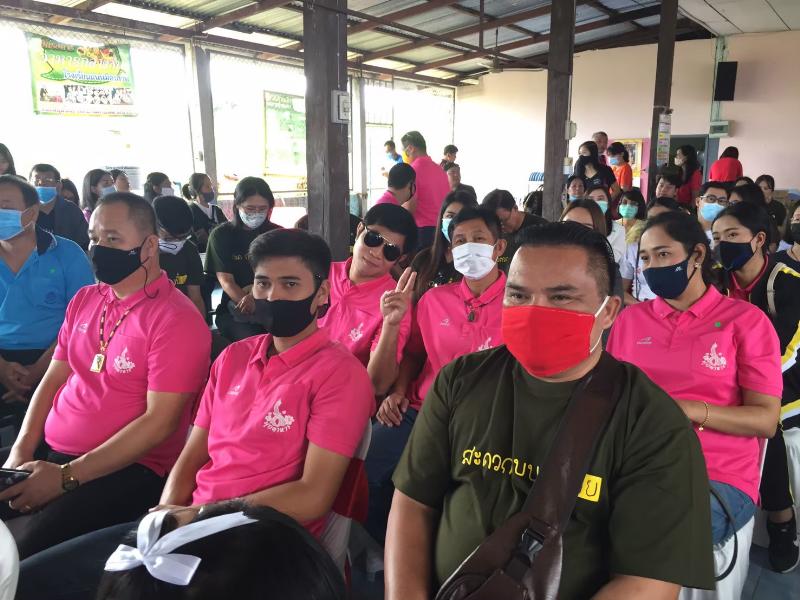 ภาพถ่าย ใช้ปุ่มลูกศร ซ้าย หรือ ขวา เลื่อนภาพถ่าย หรือปุ่มสามเหลี่ยมฉายภาพอัตโนมัติ  ถ้าต้องการบันทึกภาพ ใช้เมาส์คลิกขวาเลือกหัวข้อ  เป็นรูปภาพเป็น.. หรือ save as.. แสดงเต็มจอภาพ กุดปุ่ม F11 