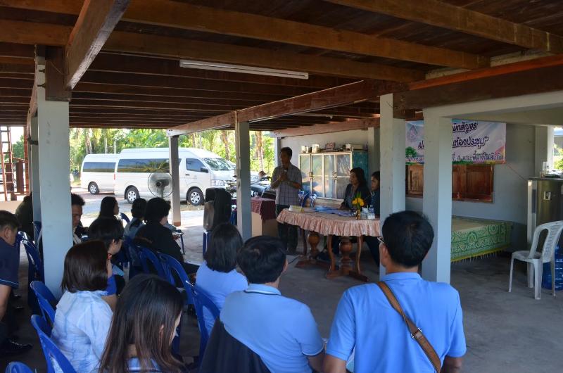 ภาพถ่าย ใช้ปุ่มลูกศร ซ้าย หรือ ขวา เลื่อนภาพถ่าย หรือปุ่มสามเหลี่ยมฉายภาพอัตโนมัติ  ถ้าต้องการบันทึกภาพ ใช้เมาส์คลิกขวาเลือกหัวข้อ  เป็นรูปภาพเป็น.. หรือ save as.. แสดงเต็มจอภาพ กุดปุ่ม F11 