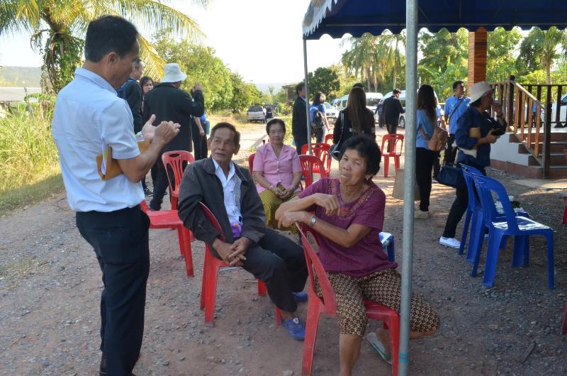 ภาพถ่าย ใช้ปุ่มลูกศร ซ้าย หรือ ขวา เลื่อนภาพถ่าย หรือปุ่มสามเหลี่ยมฉายภาพอัตโนมัติ  ถ้าต้องการบันทึกภาพ ใช้เมาส์คลิกขวาเลือกหัวข้อ  เป็นรูปภาพเป็น.. หรือ save as.. แสดงเต็มจอภาพ กุดปุ่ม F11 