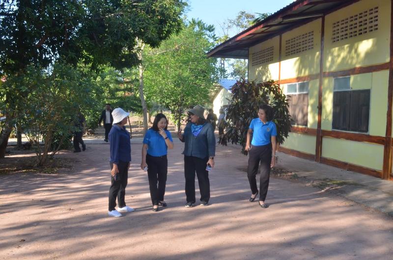 ภาพถ่าย ใช้ปุ่มลูกศร ซ้าย หรือ ขวา เลื่อนภาพถ่าย หรือปุ่มสามเหลี่ยมฉายภาพอัตโนมัติ  ถ้าต้องการบันทึกภาพ ใช้เมาส์คลิกขวาเลือกหัวข้อ  เป็นรูปภาพเป็น.. หรือ save as.. แสดงเต็มจอภาพ กุดปุ่ม F11 