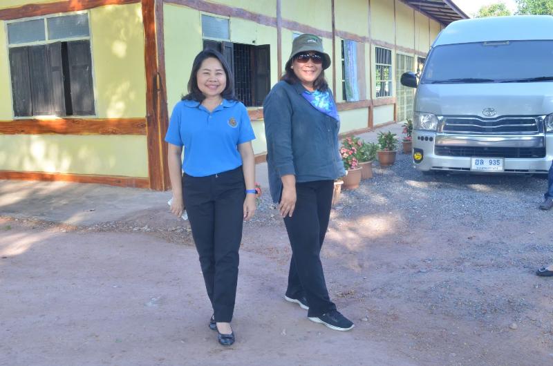 ภาพถ่าย ใช้ปุ่มลูกศร ซ้าย หรือ ขวา เลื่อนภาพถ่าย หรือปุ่มสามเหลี่ยมฉายภาพอัตโนมัติ  ถ้าต้องการบันทึกภาพ ใช้เมาส์คลิกขวาเลือกหัวข้อ  เป็นรูปภาพเป็น.. หรือ save as.. แสดงเต็มจอภาพ กุดปุ่ม F11 