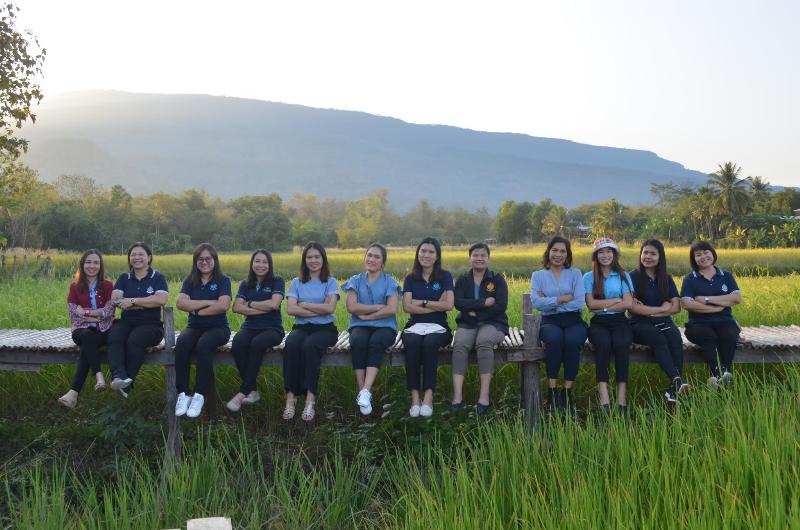 ภาพถ่าย ใช้ปุ่มลูกศร ซ้าย หรือ ขวา เลื่อนภาพถ่าย หรือปุ่มสามเหลี่ยมฉายภาพอัตโนมัติ  ถ้าต้องการบันทึกภาพ ใช้เมาส์คลิกขวาเลือกหัวข้อ  เป็นรูปภาพเป็น.. หรือ save as.. แสดงเต็มจอภาพ กุดปุ่ม F11 