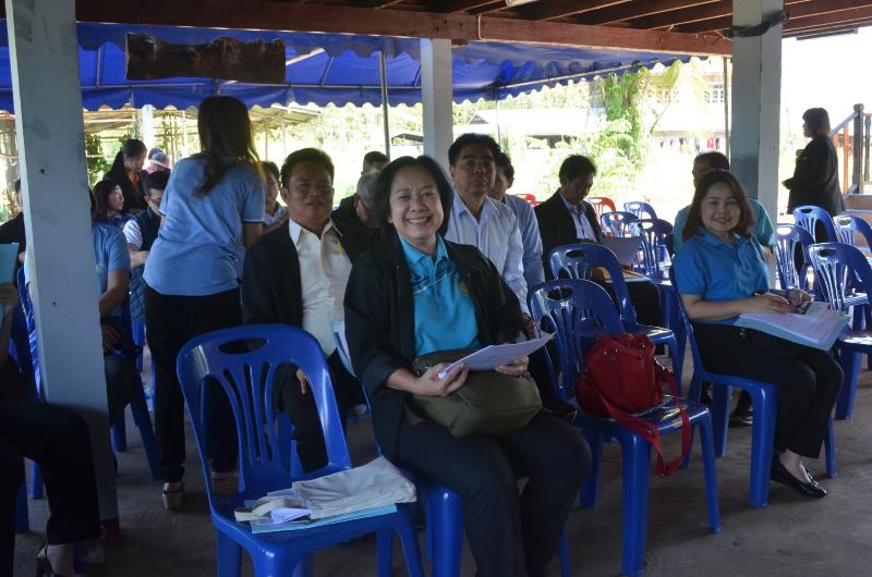 ภาพถ่าย ใช้ปุ่มลูกศร ซ้าย หรือ ขวา เลื่อนภาพถ่าย หรือปุ่มสามเหลี่ยมฉายภาพอัตโนมัติ  ถ้าต้องการบันทึกภาพ ใช้เมาส์คลิกขวาเลือกหัวข้อ  เป็นรูปภาพเป็น.. หรือ save as.. แสดงเต็มจอภาพ กุดปุ่ม F11 