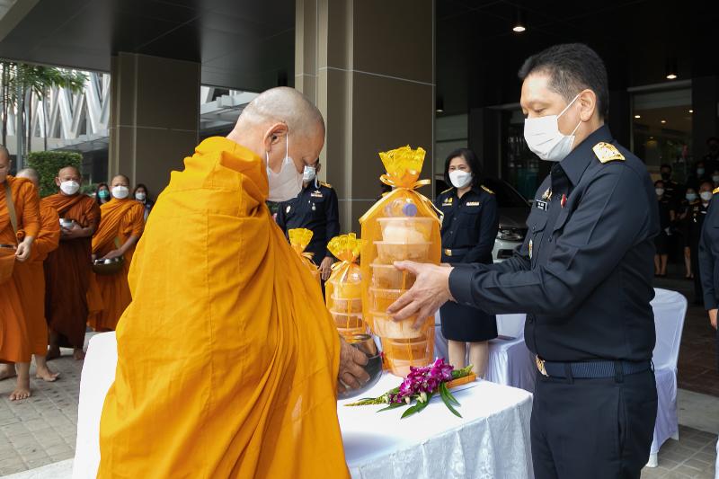 ภาพถ่าย ใช้ปุ่มลูกศร ซ้าย หรือ ขวา เลื่อนภาพถ่าย หรือปุ่มสามเหลี่ยมฉายภาพอัตโนมัติ  ถ้าต้องการบันทึกภาพ ใช้เมาส์คลิกขวาเลือกหัวข้อ  เป็นรูปภาพเป็น.. หรือ save as.. แสดงเต็มจอภาพ กุดปุ่ม F11 