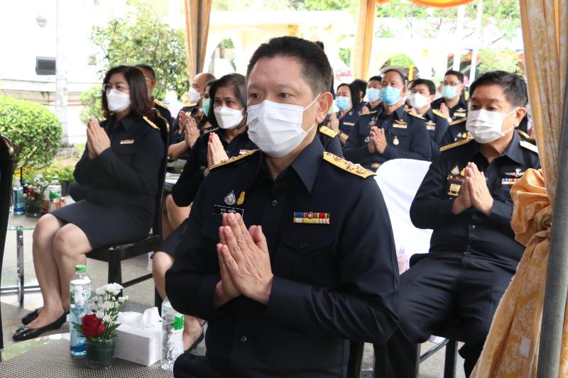 ภาพถ่าย ใช้ปุ่มลูกศร ซ้าย หรือ ขวา เลื่อนภาพถ่าย หรือปุ่มสามเหลี่ยมฉายภาพอัตโนมัติ  ถ้าต้องการบันทึกภาพ ใช้เมาส์คลิกขวาเลือกหัวข้อ  เป็นรูปภาพเป็น.. หรือ save as.. แสดงเต็มจอภาพ กุดปุ่ม F11 