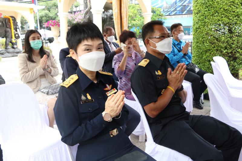 ภาพถ่าย ใช้ปุ่มลูกศร ซ้าย หรือ ขวา เลื่อนภาพถ่าย หรือปุ่มสามเหลี่ยมฉายภาพอัตโนมัติ  ถ้าต้องการบันทึกภาพ ใช้เมาส์คลิกขวาเลือกหัวข้อ  เป็นรูปภาพเป็น.. หรือ save as.. แสดงเต็มจอภาพ กุดปุ่ม F11 