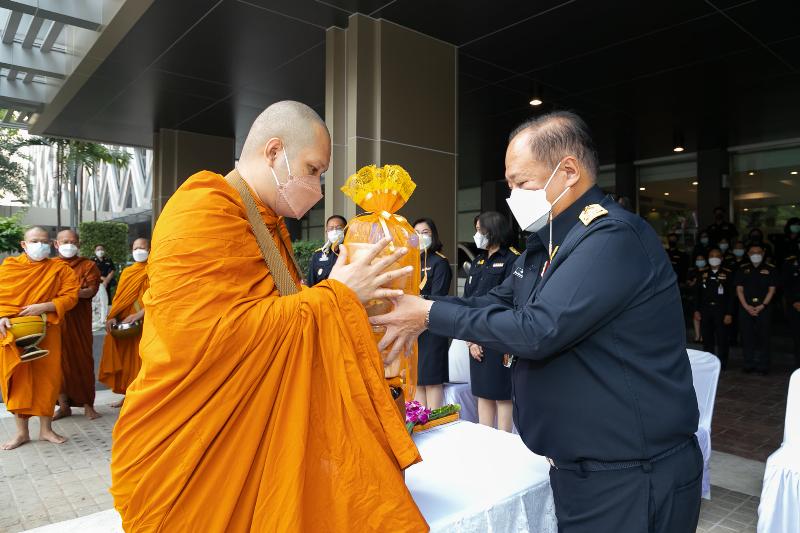 ภาพถ่าย ใช้ปุ่มลูกศร ซ้าย หรือ ขวา เลื่อนภาพถ่าย หรือปุ่มสามเหลี่ยมฉายภาพอัตโนมัติ  ถ้าต้องการบันทึกภาพ ใช้เมาส์คลิกขวาเลือกหัวข้อ  เป็นรูปภาพเป็น.. หรือ save as.. แสดงเต็มจอภาพ กุดปุ่ม F11 