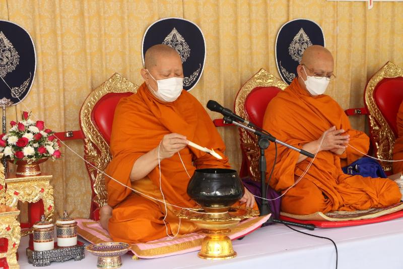 ภาพถ่าย ใช้ปุ่มลูกศร ซ้าย หรือ ขวา เลื่อนภาพถ่าย หรือปุ่มสามเหลี่ยมฉายภาพอัตโนมัติ  ถ้าต้องการบันทึกภาพ ใช้เมาส์คลิกขวาเลือกหัวข้อ  เป็นรูปภาพเป็น.. หรือ save as.. แสดงเต็มจอภาพ กุดปุ่ม F11 