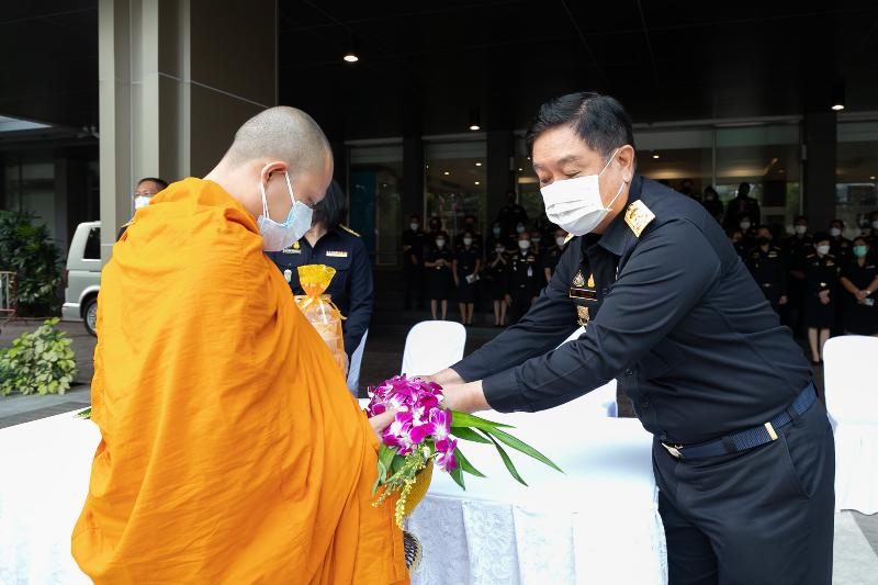 ภาพถ่าย ใช้ปุ่มลูกศร ซ้าย หรือ ขวา เลื่อนภาพถ่าย หรือปุ่มสามเหลี่ยมฉายภาพอัตโนมัติ  ถ้าต้องการบันทึกภาพ ใช้เมาส์คลิกขวาเลือกหัวข้อ  เป็นรูปภาพเป็น.. หรือ save as.. แสดงเต็มจอภาพ กุดปุ่ม F11 